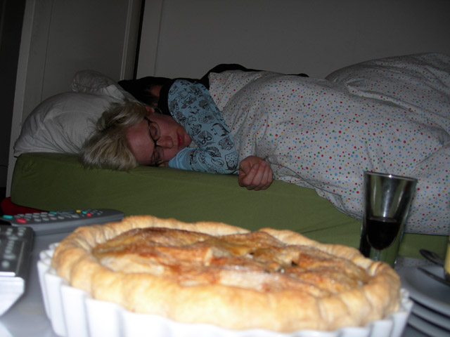 sara and sam sleep when there's pie